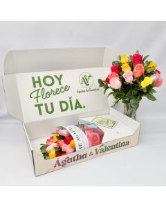 caja de rosas premium por 24 rosas,   puedes agregar mas rosas y tener una hermosa caja por 36 rosas con envio a bogota 